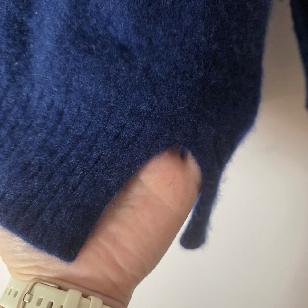 J. McLaughlin 100% Cashmere Sweater Women’s Medium Navy Crewneck Soft Classic - Picture 3 of 5